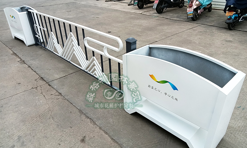 内蒙古鄂尔多斯市政道路花箱护栏定制案例